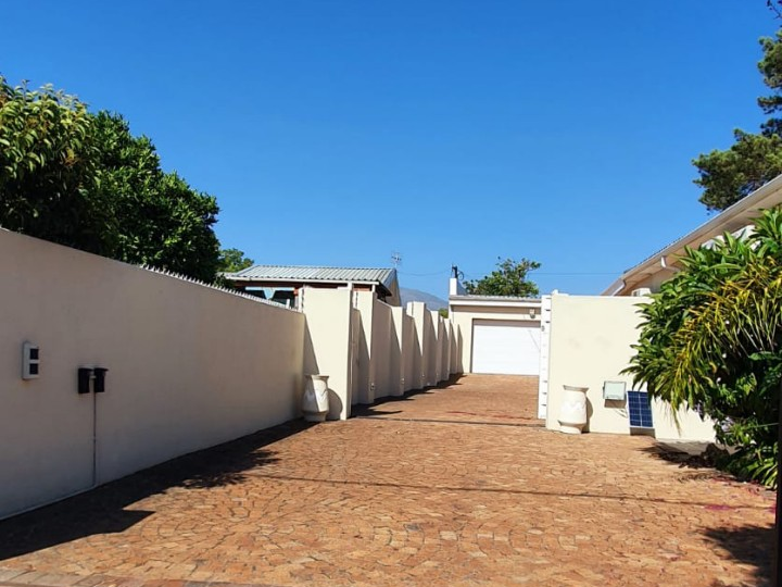 3 Bedroom Property for Sale in Charleston Hill Western Cape